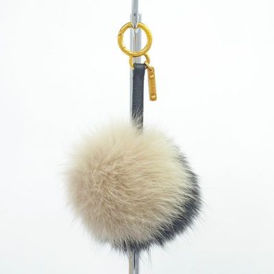 未使用　フェンディ チャーム ABCHARM Y イニシャルポンポン フェンディ チャーム ABCHARM Y イニシャルポンポン